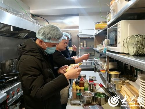 茌平區(qū)市場(chǎng)監(jiān)督管理局開(kāi)展年夜飯餐飲單位隨機(jī)抽查行動(dòng)，筑牢節(jié)日餐飲安全防線